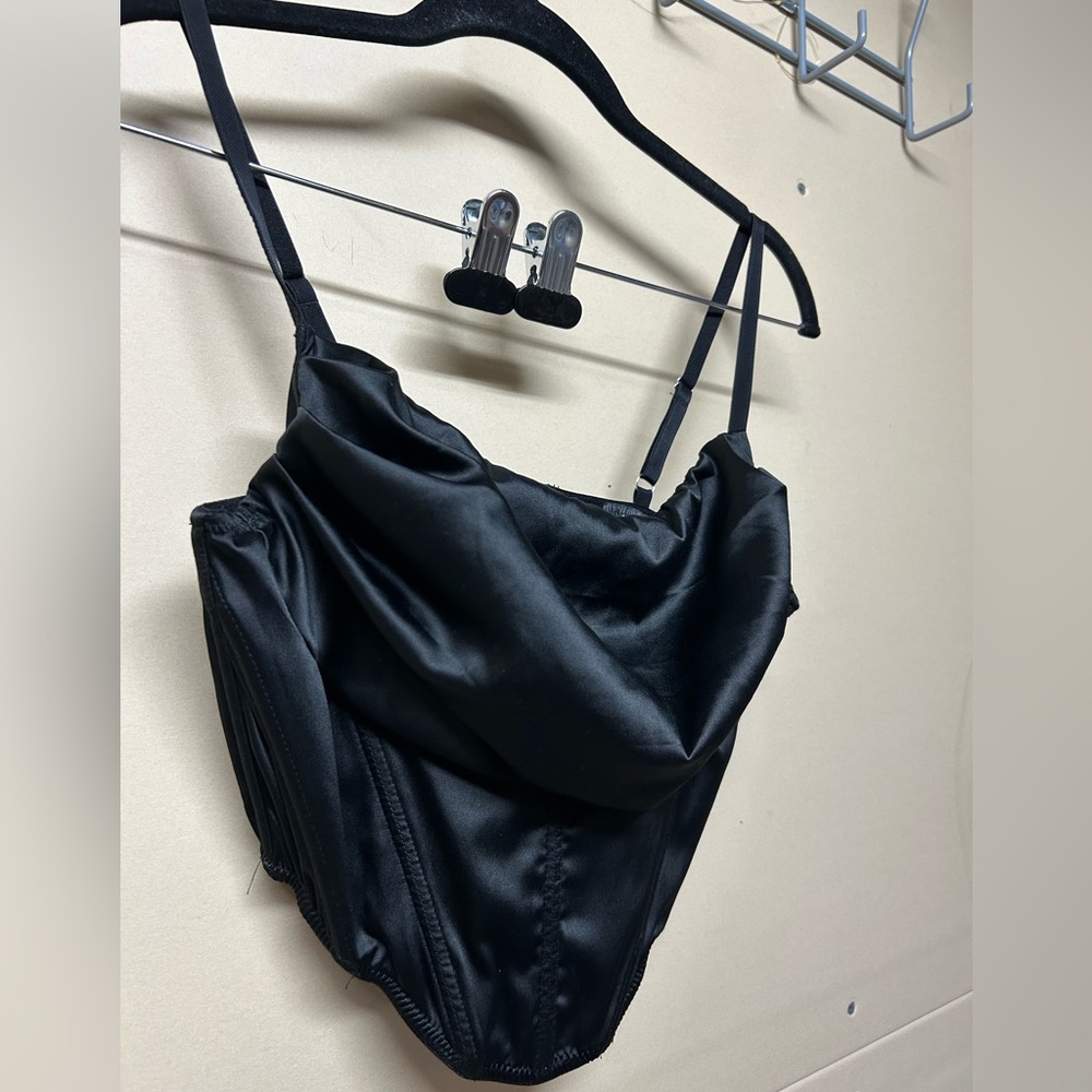 2/$30⚡️- SHIRT | Women’s NWT Urban Outfitters going out top size small